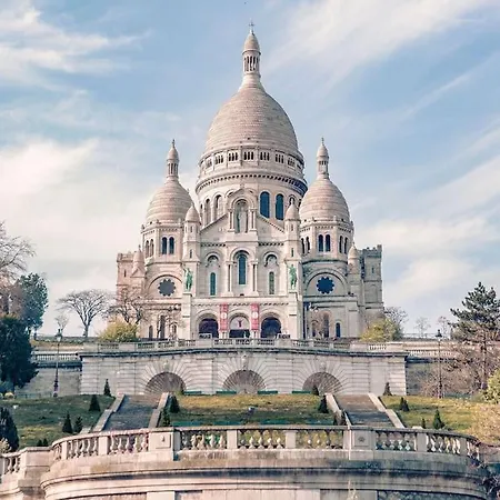 Montmartre With Private Courtyard Paris