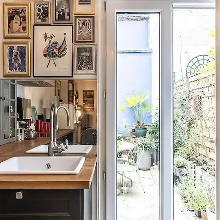 Montmartre With Private Courtyard *
