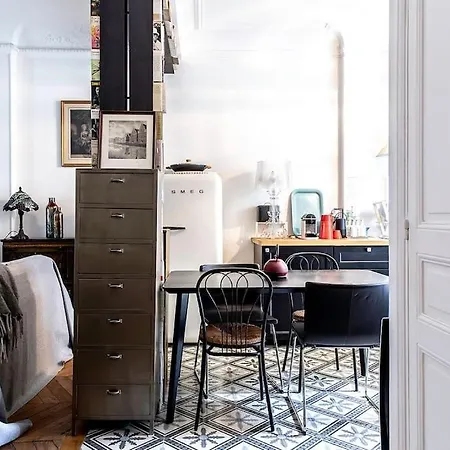 Montmartre With Private Courtyard *
