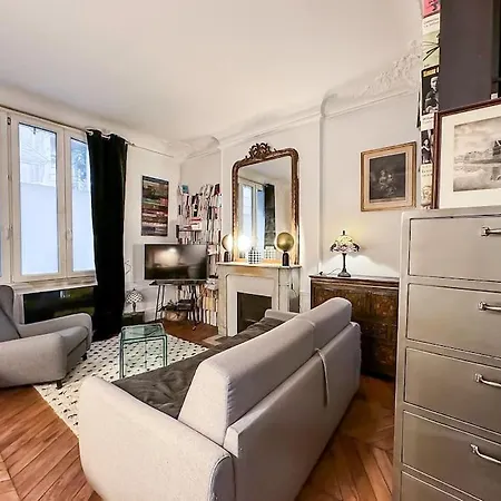 Montmartre With Private Courtyard