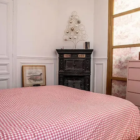 Montmartre With Private Courtyard