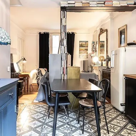 Montmartre With Private Courtyard *